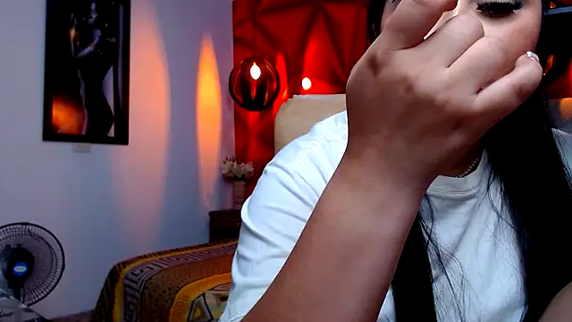 Snapshot of IsabellaaSweet chatting on September 2025 06:33:02 PM IsabellaaSweet online show from September 2025 06:33:02 PM