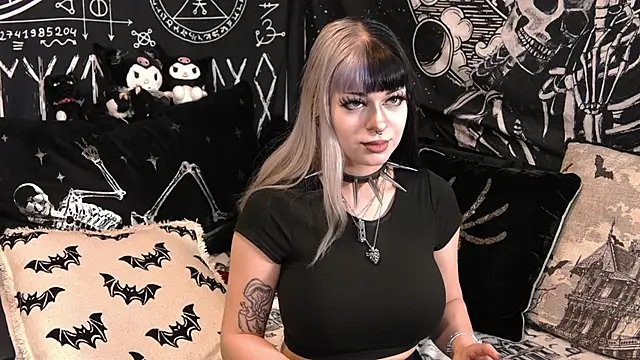 Snapshot of Paige_Turner chatting on March 2026 09:10:01 PM Paige Turner online show from March 2026 09:10:01 PM