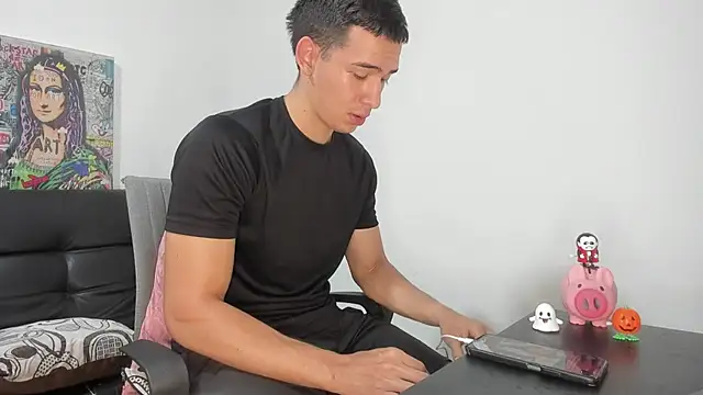 Mike3Xxx online show from October 2025 12:46:02 AM