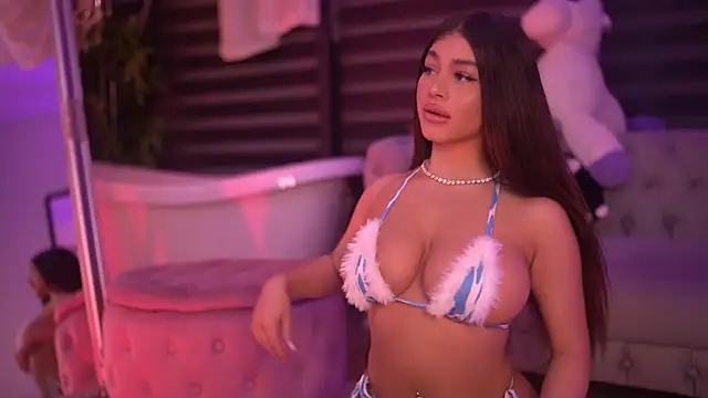 BellaNoirre online show from December 2025 06:38:01 PM