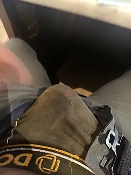 Snapshot of hotboy43339 chatting on November 2025 09:35:01 AM hotboy43339 online show from November 2025 09:35:01 AM