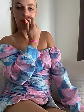 BrumeLove online show from July 2026 12:09:01 PM