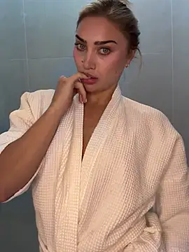 Snapshot of auriangel chatting on February 2026 12:25:02 AM auriangel online show from February 2026 12:25:02 AM