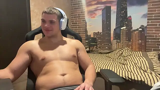 MusclePhantom online show from October 2025 09:15:02 PM