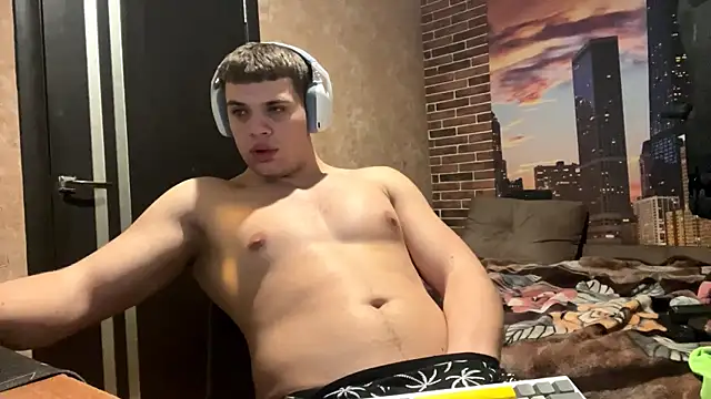 MusclePhantom online show from February 2026 10:08:02 PM