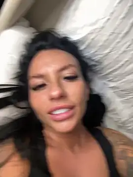 Snapshot of BELLABLACKXUK chatting on October 2025 12:13:01 AM BELLABLACKXUK online show from October 2025 12:13:01 AM