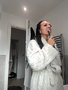 Snapshot of BELLABLACKXUK chatting on November 2025 11:10:02 AM BELLABLACKXUK online show from November 2025 11:10:02 AM