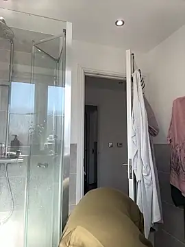 Snapshot of BELLABLACKXUK chatting on April 2026 09:43:01 AM BELLABLACKXUK online show from April 2026 09:43:01 AM