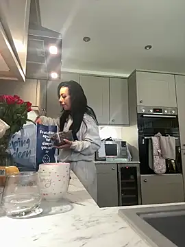 BELLABLACKXUK online show from April 2026 10:42:02 AM
