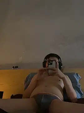 AndrewP13331 online show from September 2025 02:20:01 PM