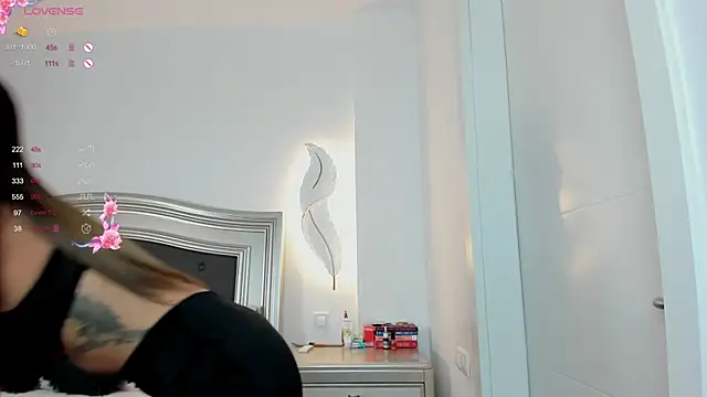 AmiraaLuxe online show from October 2025 03:04:01 PM