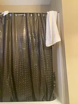 Snapshot of huhgtr chatting on November 2025 05:25:01 PM huhgtr online show from November 2025 05:25:01 PM