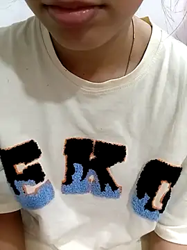 Snapshot of blueeyegirl22 chatting on December 2025 11:04:01 AM blueeyegirl22 online show from December 2025 11:04:01 AM