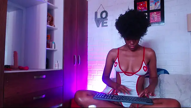 Snapshot of lucyymaximo chatting on September 2025 02:06:02 PM lucyymaximo online show from September 2025 02:06:02 PM