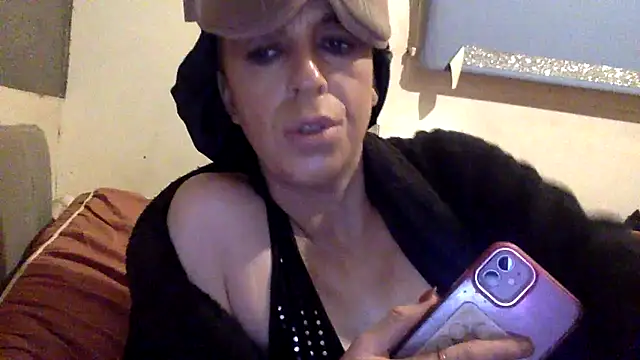 Bellababexox online show from November 2025 06:01:02 PM