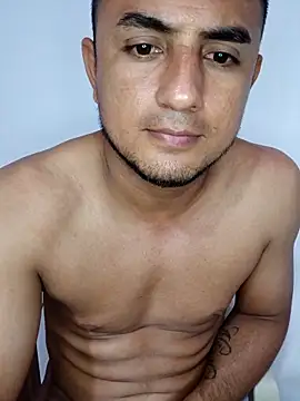 Geral Yeraldyn09 online show from September 2025 02:00:01 AM