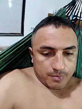 Geral Yeraldyn09 online show from October 2025 01:36:02 AM