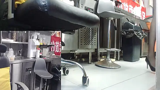 Snapshot of Eileen-L chatting on November 2025 03:28:01 AM Eileen-L online show from November 2025 03:28:01 AM