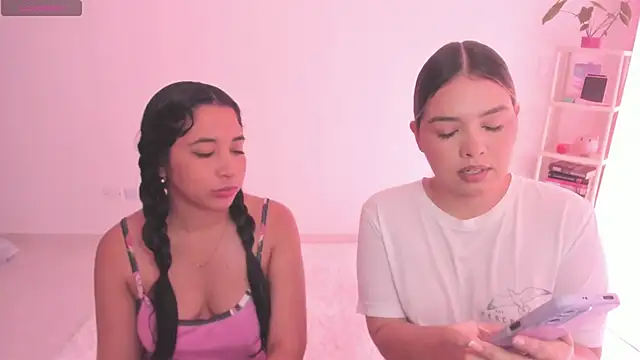 Alana Banana  online show from November 2025 01:44:02 PM