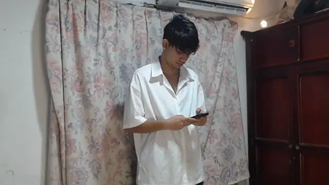 Snapshot of alice_julls chatting on January 2026 07:48:02 PM alice julls online show from January 2026 07:48:02 PM