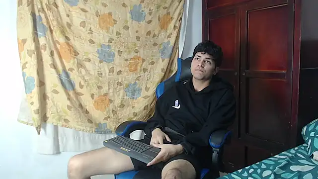 alice julls online show from May 2026 06:46:02 PM