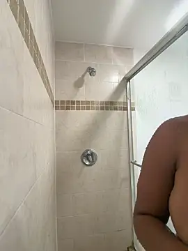 LuckyKhloe online show from May 2026 02:44:01 PM