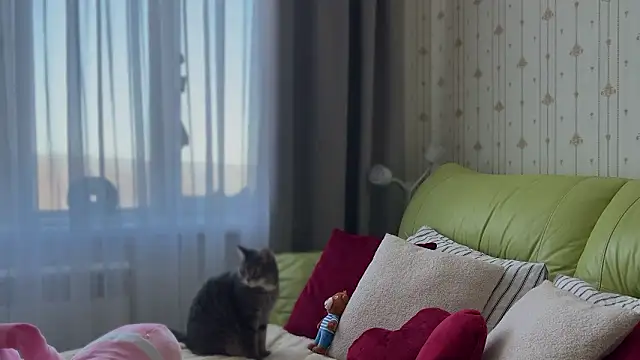 Estella Elwood online show from February 2026 06:22:01 AM