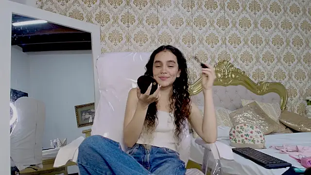 Snapshot of JessB_ chatting on September 2025 06:18:02 PM JessB online show from September 2025 06:18:02 PM