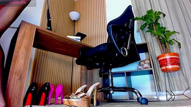 Snapshot of Anastacia_lestrange chatting on October 2025 10:29:01 AM Anastacia lestrange online show from October 2025 10:29:01 AM