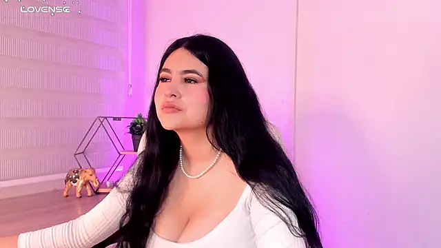 Emma  clark  online show from November 2025 12:38:01 PM