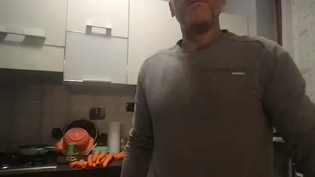 Snapshot of Axl_hot chatting on November 2025 04:38:01 PM Axl hot online show from November 2025 04:38:01 PM