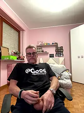 Snapshot of Axl_hot chatting on January 2026 02:55:01 PM Axl hot online show from January 2026 02:55:01 PM