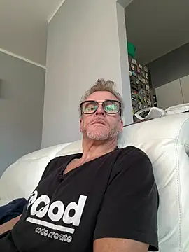 Snapshot of Axl_hot chatting on February 2026 12:23:02 PM Axl hot online show from February 2026 12:23:02 PM