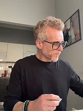 Snapshot of Axl_hot chatting on February 2026 11:22:02 AM Axl hot online show from February 2026 11:22:02 AM