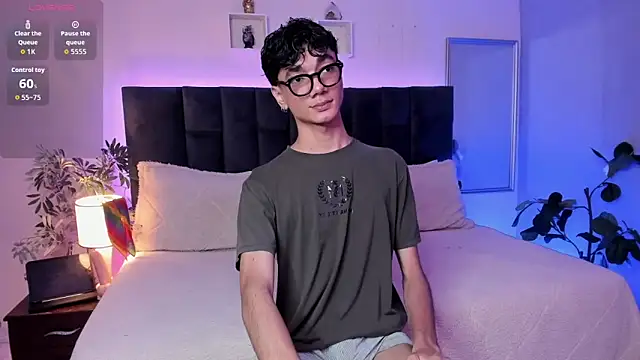 Phillicious   online show from June 2026 10:52:02 PM