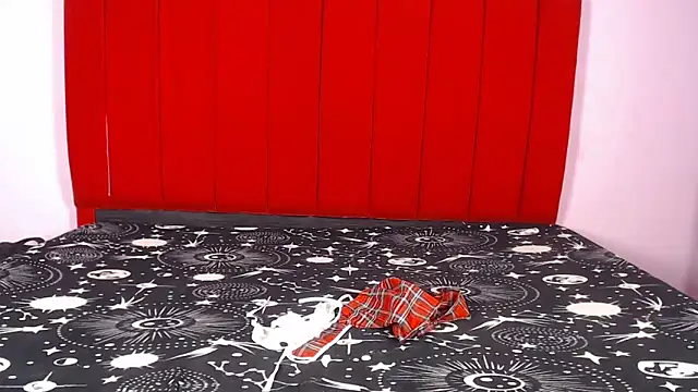 Snapshot of Camila_GirlSexy chatting on October 2025 07:05:02 AM Camila GirlSexy online show from October 2025 07:05:02 AM