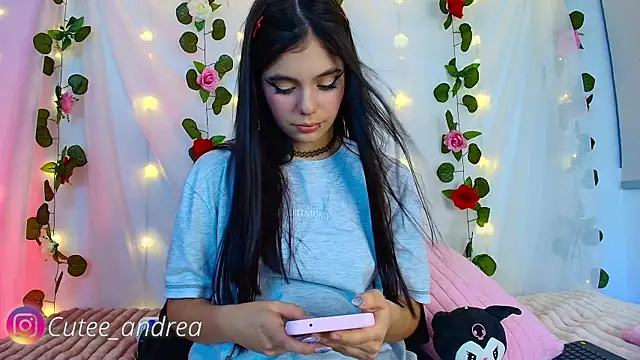 Snapshot of cutee_andrea chatting on October 2025 01:57:01 AM cutee andrea online show from October 2025 01:57:01 AM