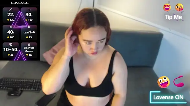 Snapshot of Paris_boobsbbw chatting on October 2025 09:37:01 PM Paris boobsbbw online show from October 2025 09:37:01 PM