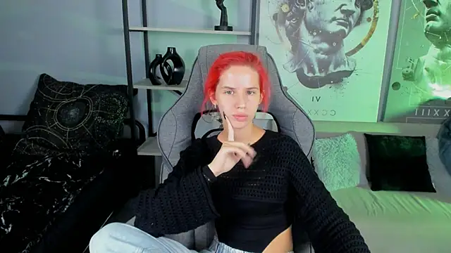 NitaNihil online show from October 2025 07:11:01 PM