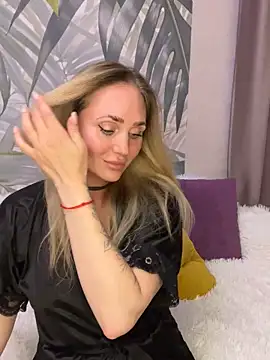 Snapshot of Affectionate_lady chatting on October 2025 10:52:01 PM Affectionate lady online show from October 2025 10:52:01 PM