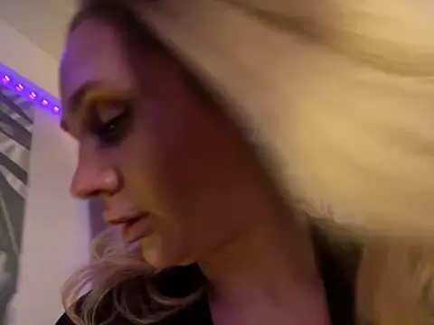 Snapshot of Affectionate_lady chatting on December 2025 10:48:02 PM Affectionate lady online show from December 2025 10:48:02 PM