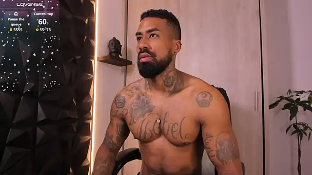 Snapshot of OstinDaniels chatting on December 2025 10:05:01 PM OstinDaniels online show from December 2025 10:05:01 PM