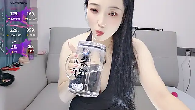 Snapshot of Yemao_0 chatting on November 2025 09:06:02 PM Yemao 0 online show from November 2025 09:06:02 PM