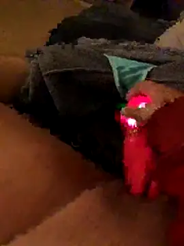 Snapshot of zeousseelphie chatting on October 2025 07:19:02 PM zeousseelphie online show from October 2025 07:19:02 PM