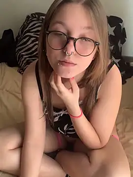 Snapshot of VesnaCrystal chatting on February 2026 07:59:02 AM VesnaCrystal online show from February 2026 07:59:02 AM