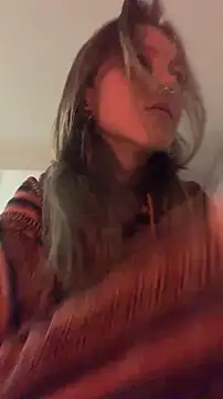 Snapshot of VesnaCrystal chatting on February 2026 11:39:01 PM VesnaCrystal online show from February 2026 11:39:01 PM