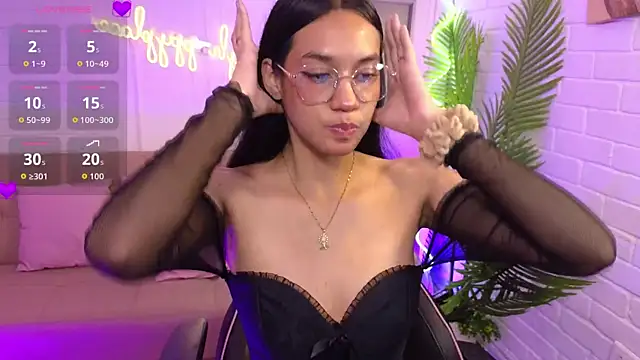 artemiss tay online show from October 2025 07:21:01 PM