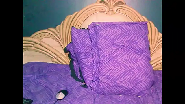 Snapshot of DesiredQueen25 chatting on September 2025 10:42:01 PM DesiredQueen25 online show from September 2025 10:42:01 PM