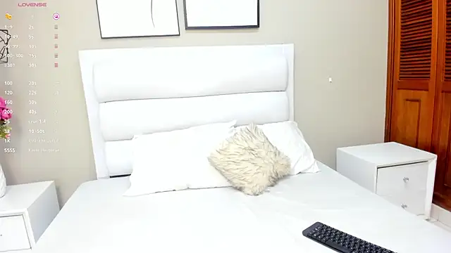 Dani rosse  online show from February 2026 12:55:01 PM