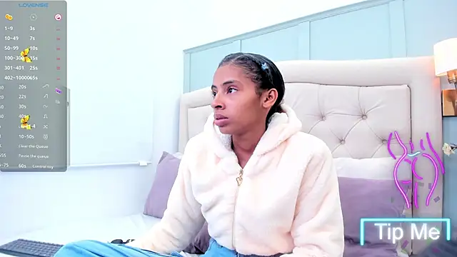 Snapshot of sarah_ashbourne chatting on September 2025 02:05:02 PM sarah ashbourne online show from September 2025 02:05:02 PM